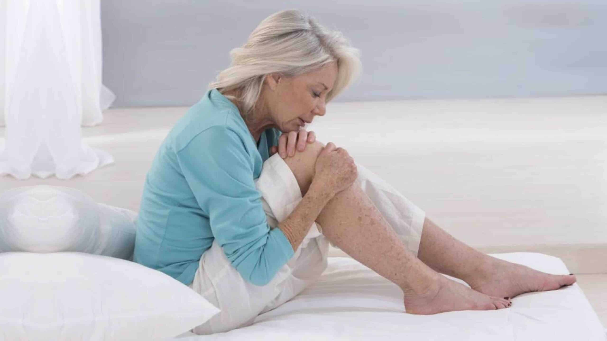 DOR NO JOELHO NA MENOPAUSA DOR NO JOELHO NA MENOPAUSA