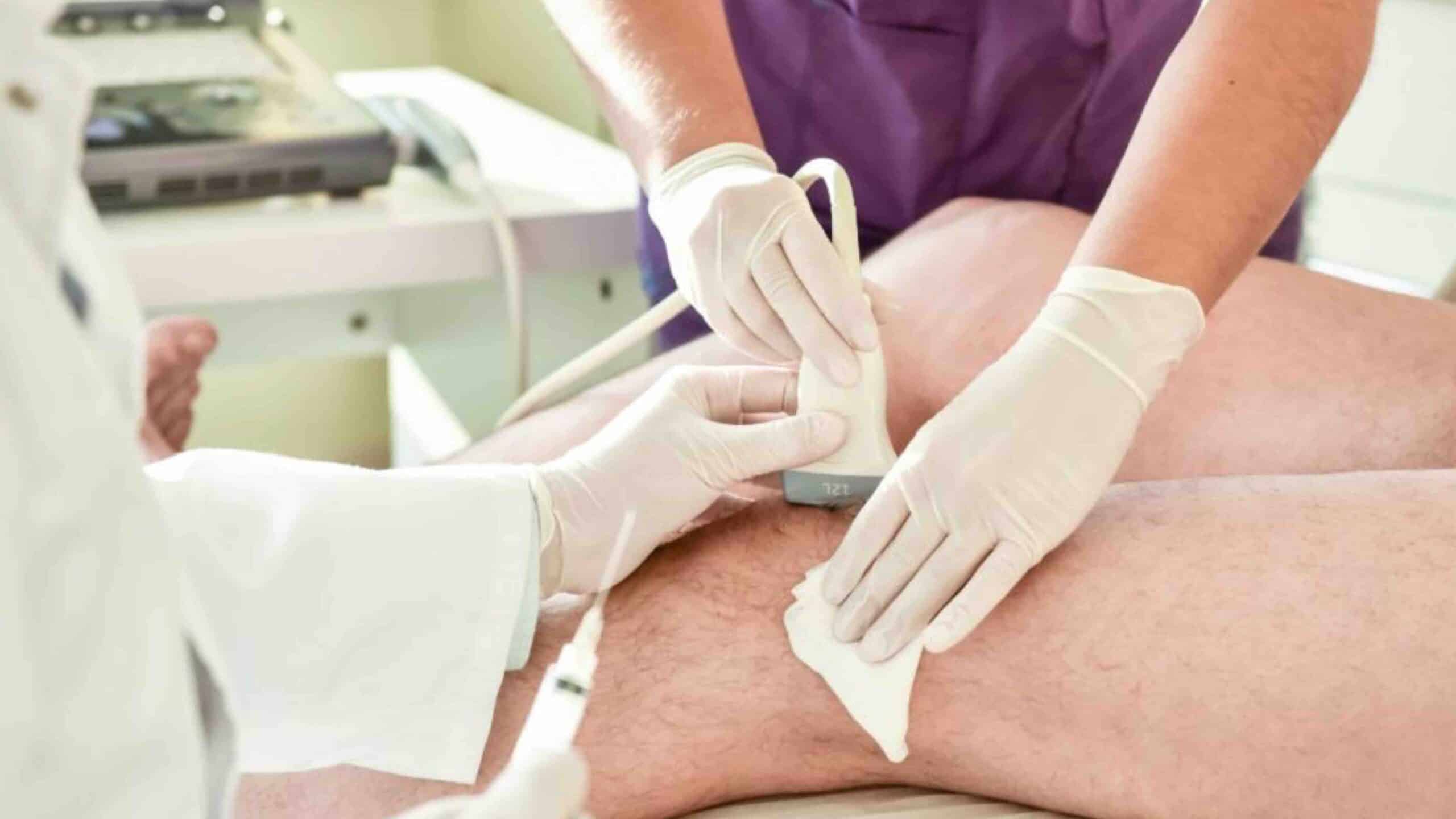 INFILTRAÇÃO NO JOELHO GUIADA POR ULTRASSOM INFILTRAÇÃO NO JOELHO GUIADA POR ULTRASSOM