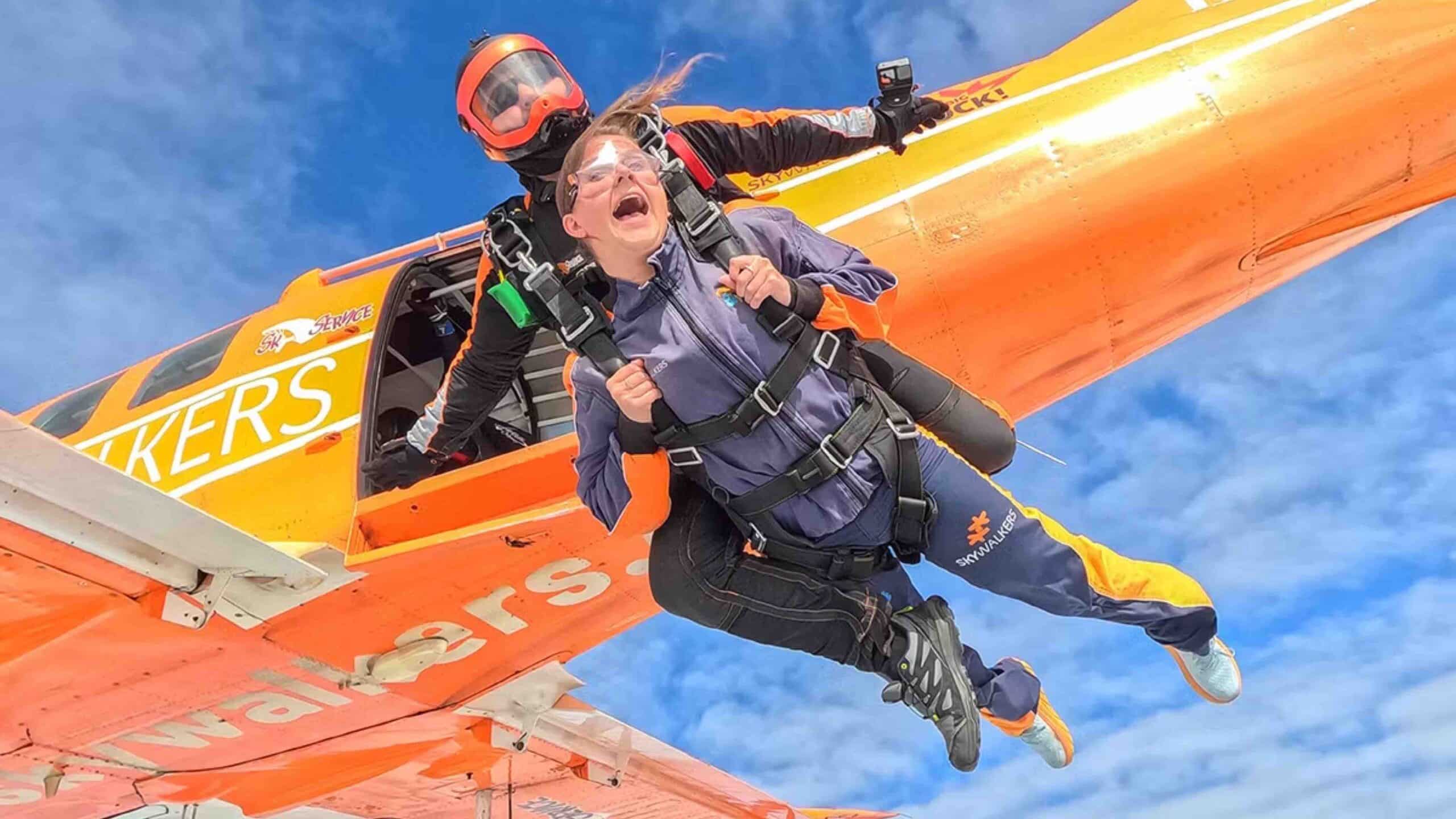 LESÕES DO JOELHO NO PARAQUEDISMO LESÕES DO JOELHO NO PARAQUEDISMO